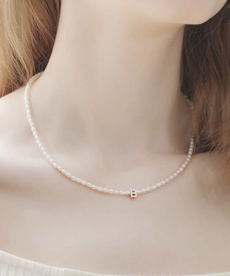Silver initial water pearl Necklace 실버 이니셜 쌀알 4mm 담수 진주 목걸이