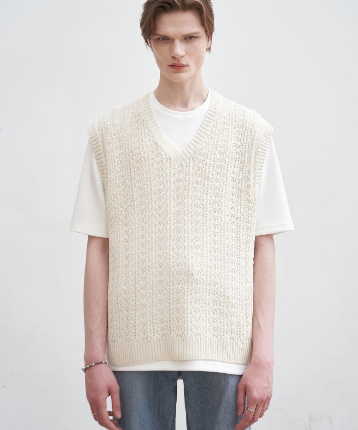 드로우핏(DRAW FIT) 스카시 펀칭 브이넥 니트 베스트 [CREAM]