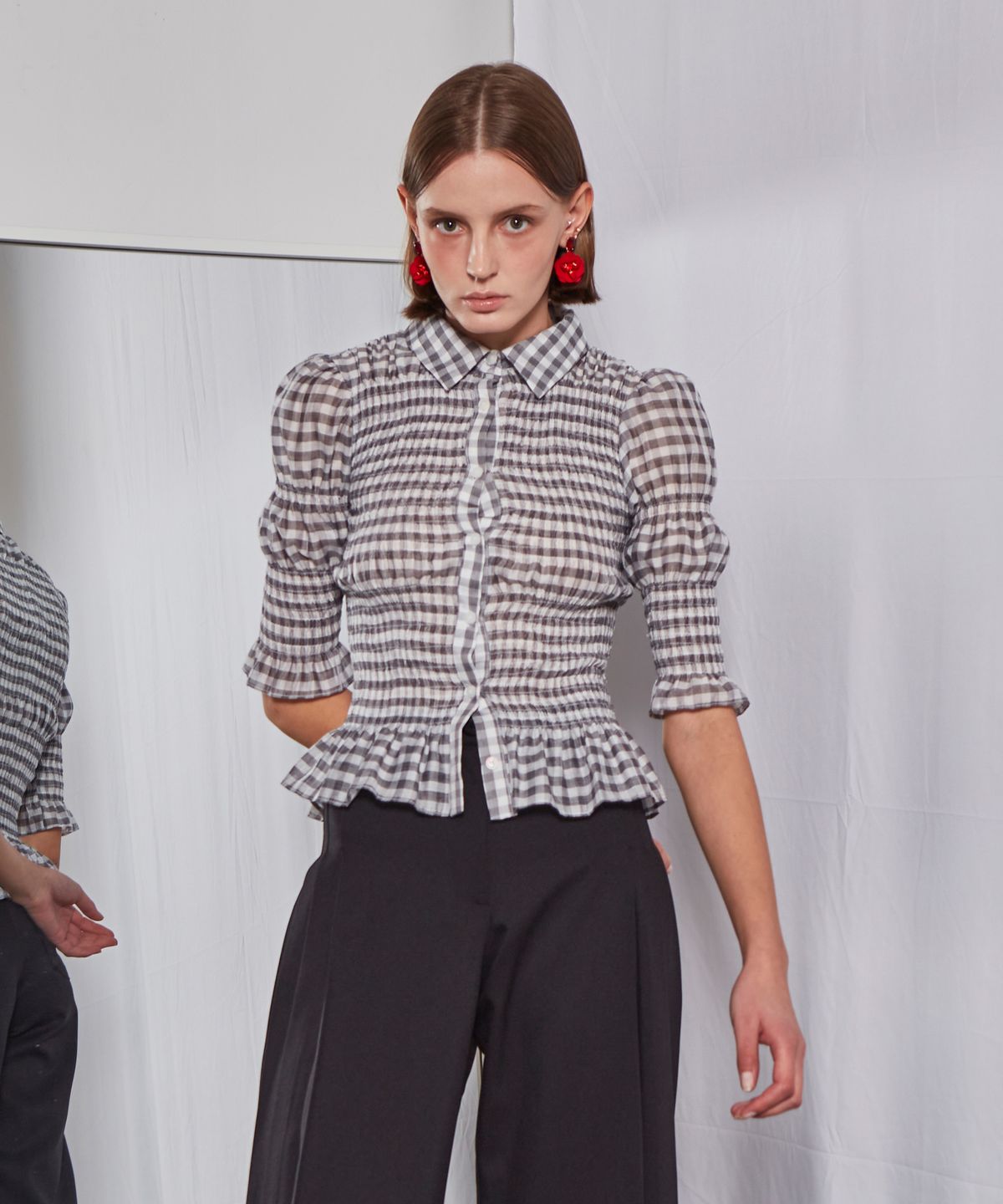 파베르핑거(FABER FINGER) Smoke Banding Blouse (Black)