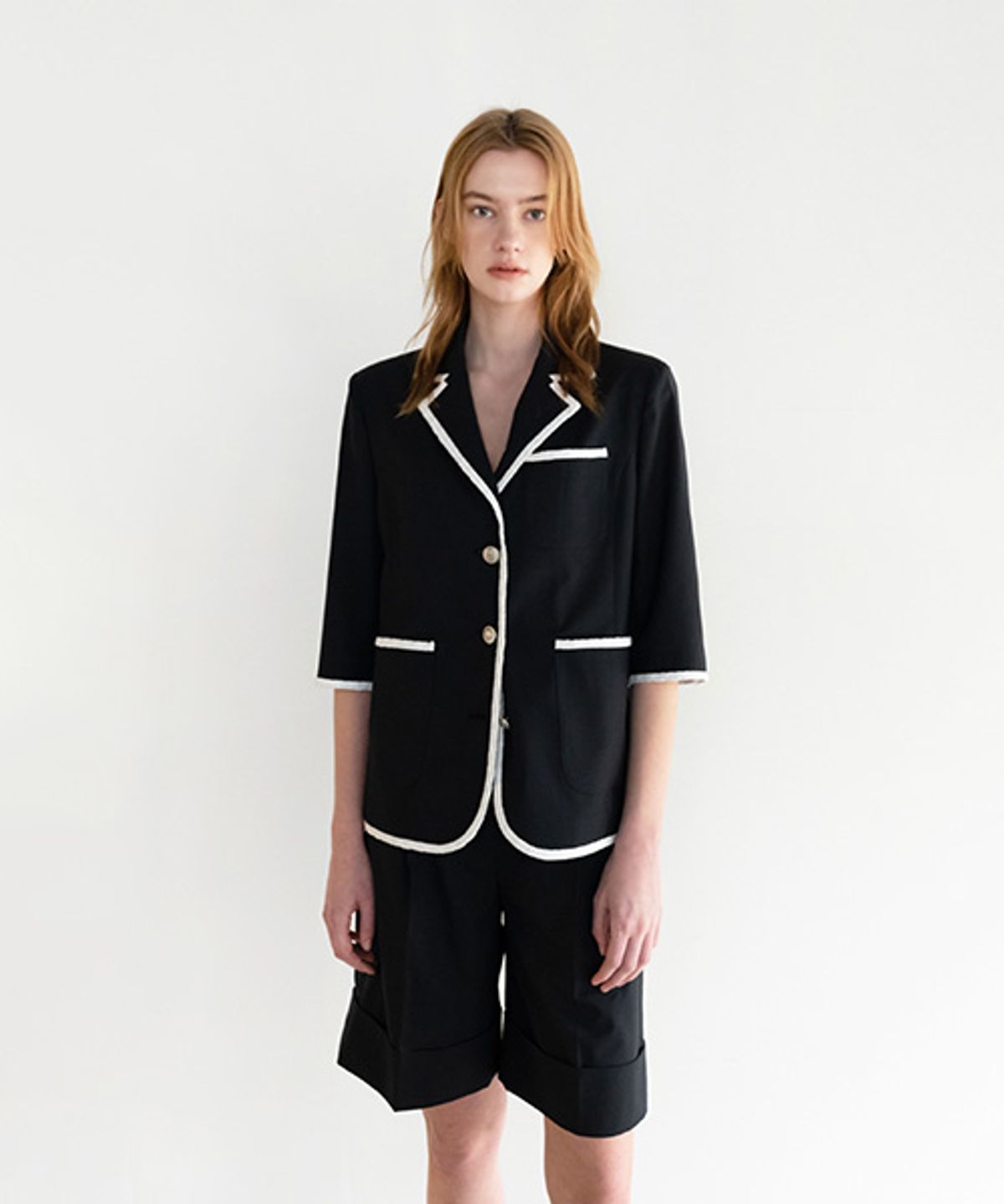 아바몰리(AVA MOLLI) COTTON  LACE CONTRAST HALF SLEEVE JK (NAVY)