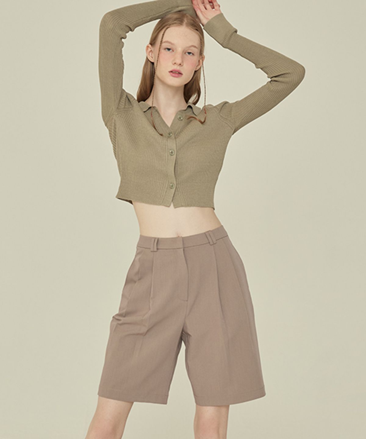 꾸아페(QUAFE) TWO TUCK BERMUDA PANTS_Latte brown