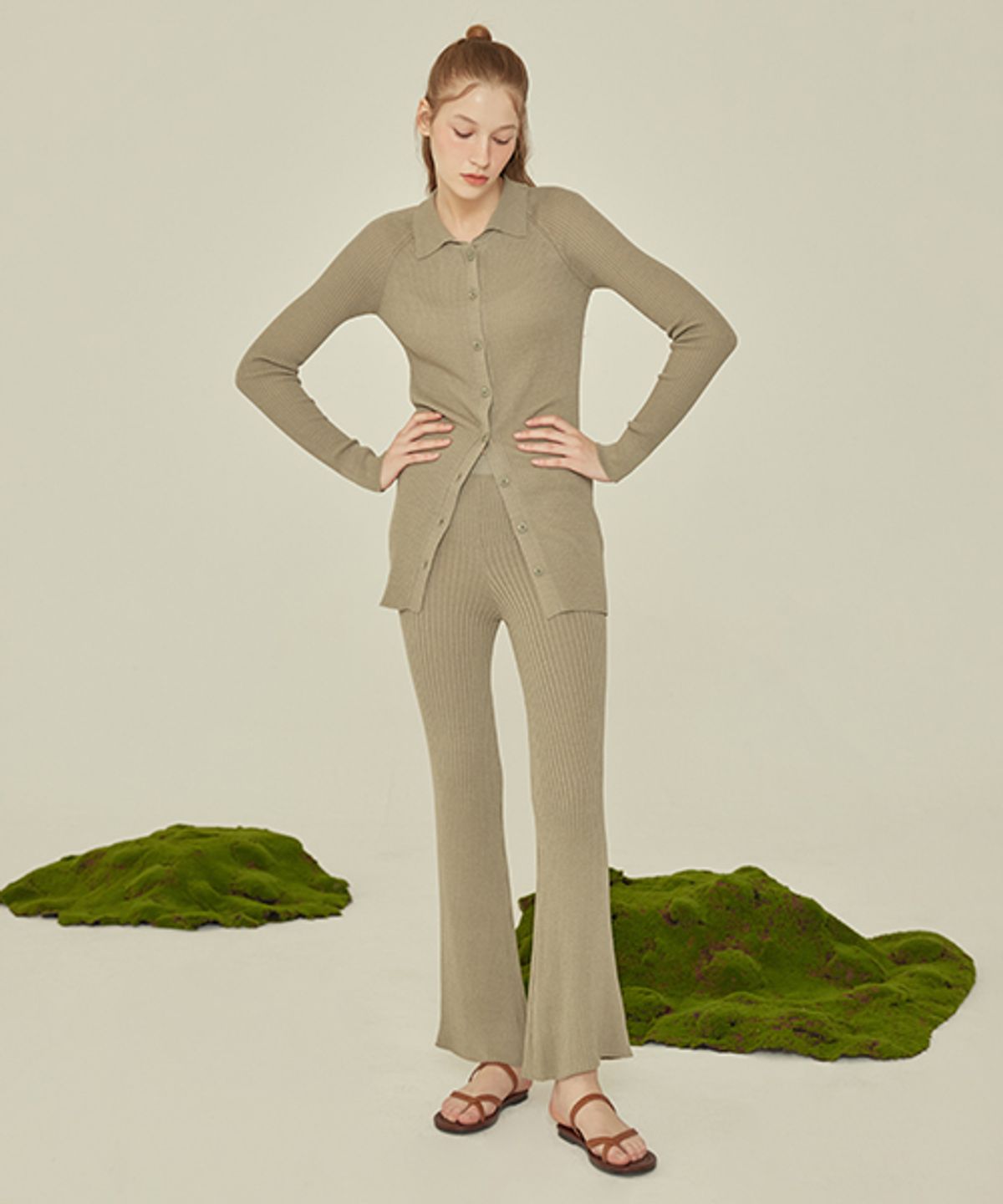꾸아페(QUAFE) KNIT BOOTCUT PANTS_Olive