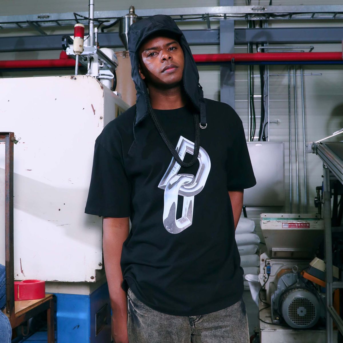 디메이든(DEMADEN) D RING GRAPHIC 1/2 T-SHIRT BLACK