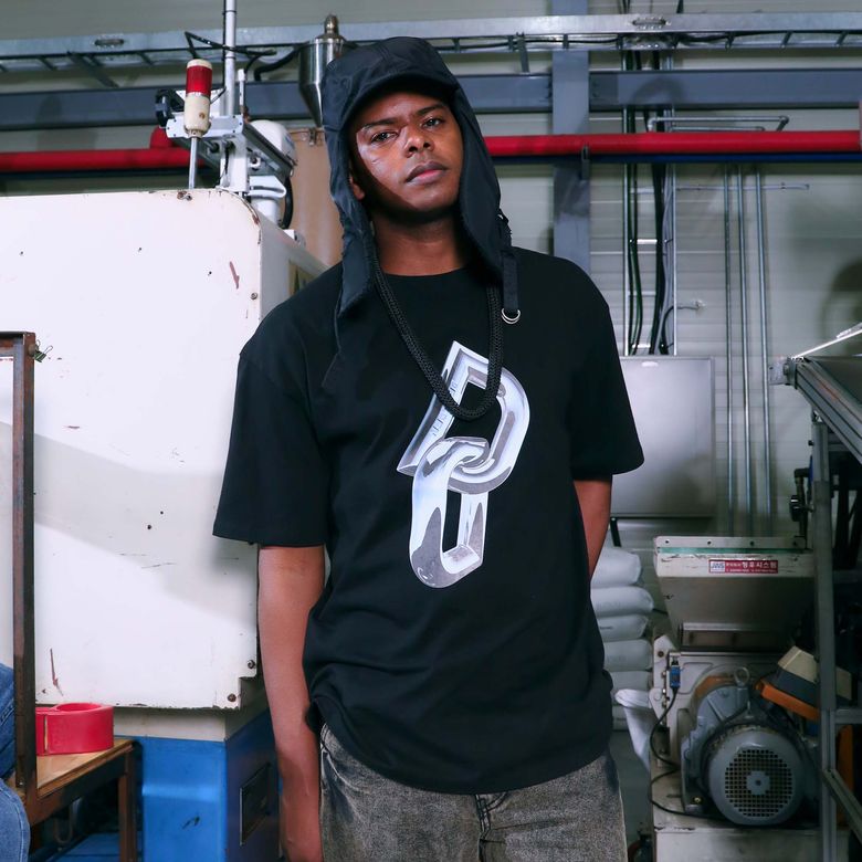 D RING GRAPHIC 1/2 T-SHIRT BLACK