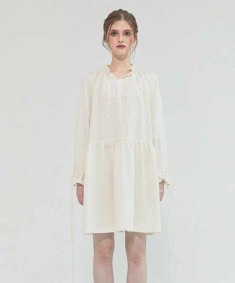 GATHERED DRESS WITH STRINGS IVORY