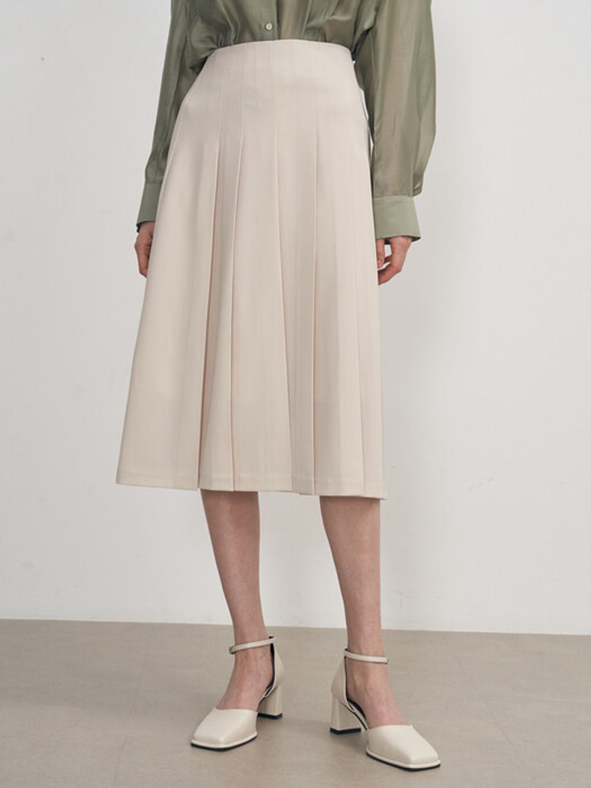 네벨에브리웨어(NEBELEVERYWEAR) PLEATED SKIRT_LIGHT BEIGE