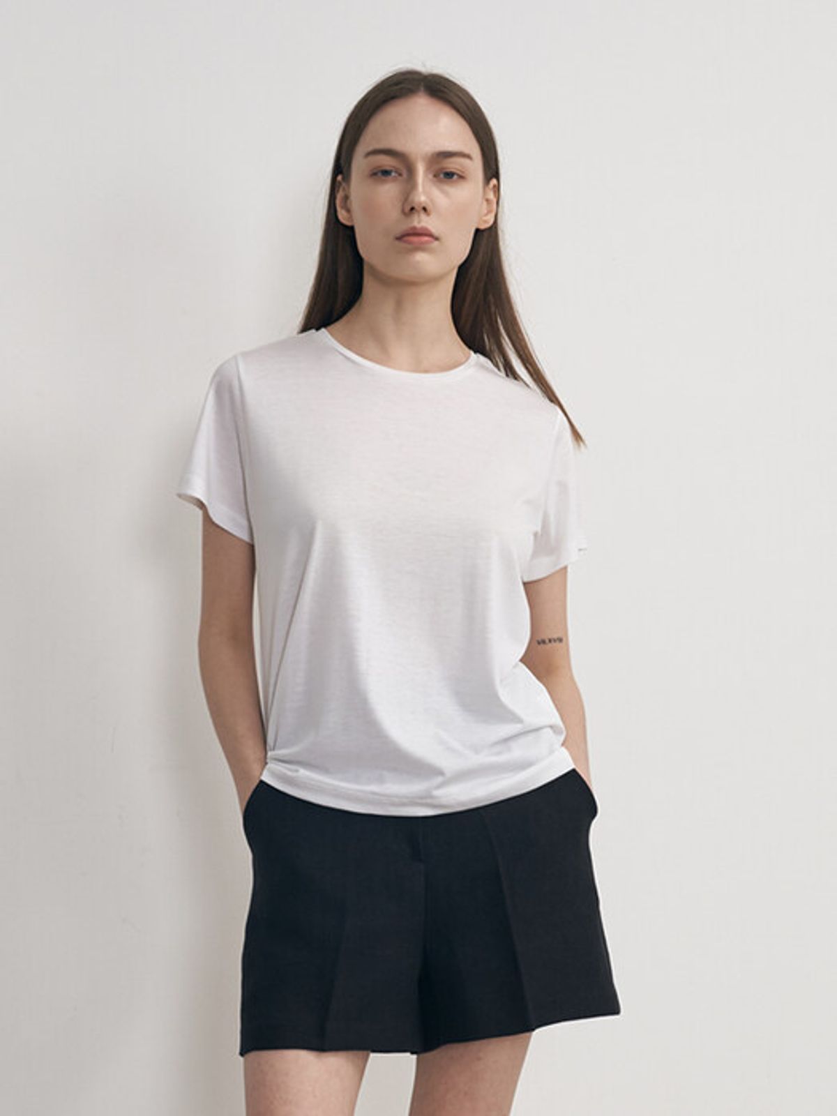 네벨에브리웨어(NEBELEVERYWEAR) SILK BASIC TEE_WHITE