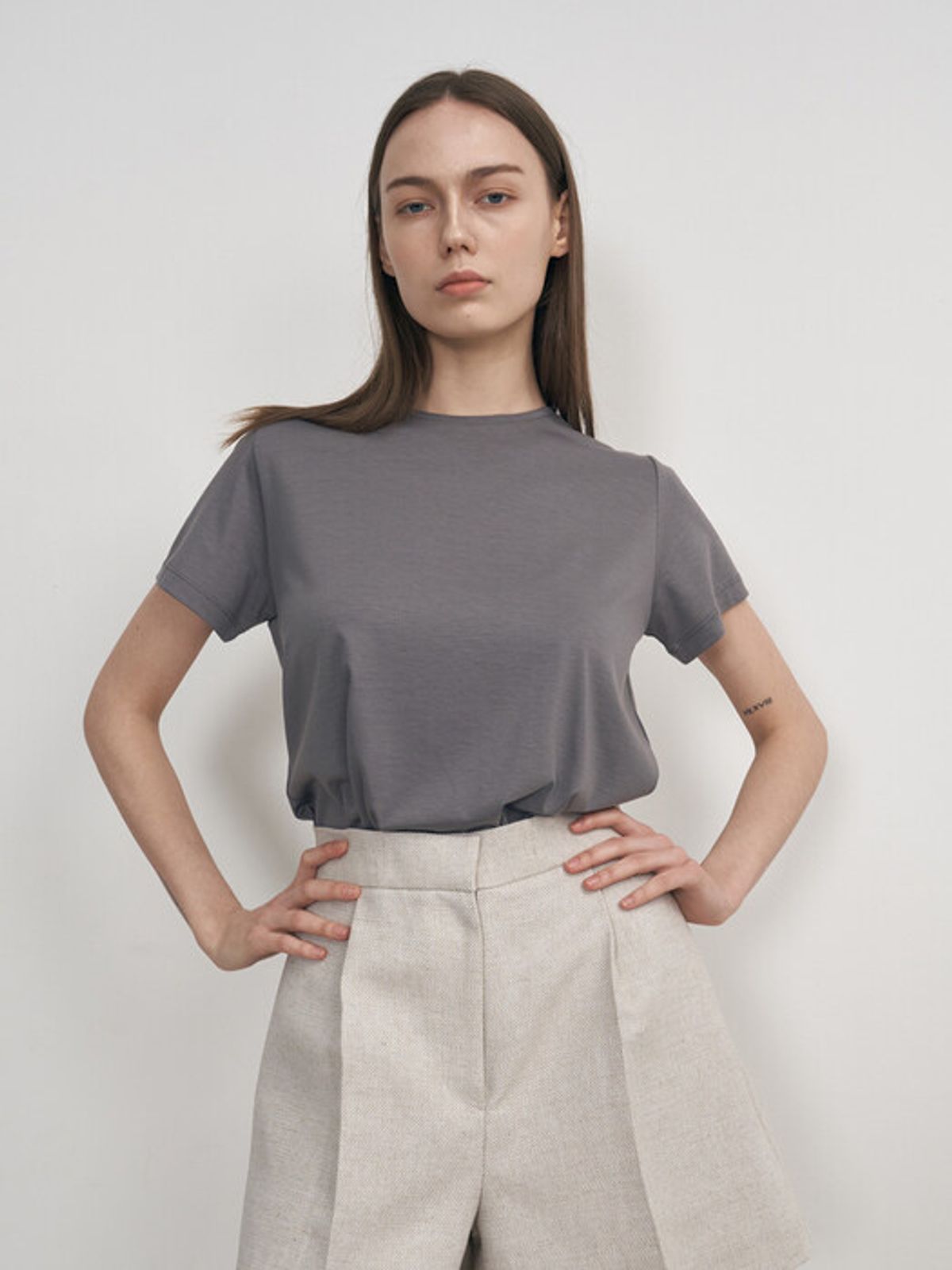 네벨에브리웨어(NEBELEVERYWEAR) SILK BASIC TEE_GRAY