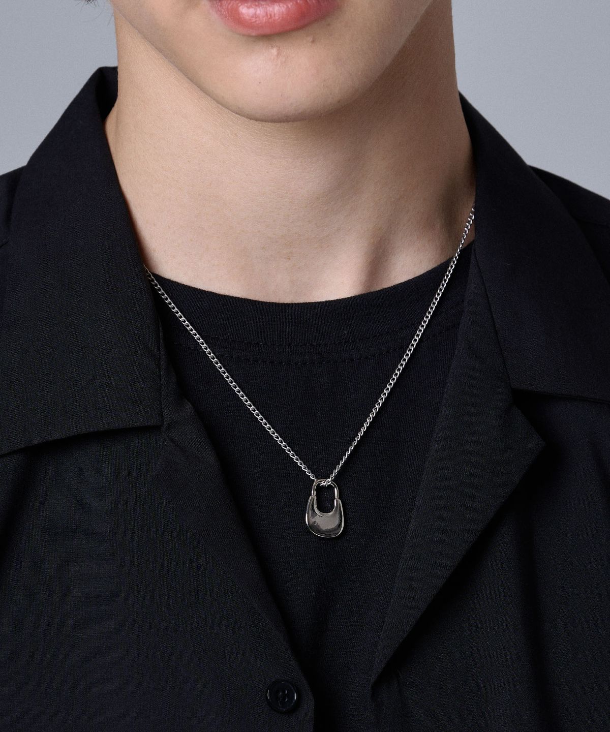 하와(HAWHA) HOBO LOCK SLIM CHAIN NECKLACE