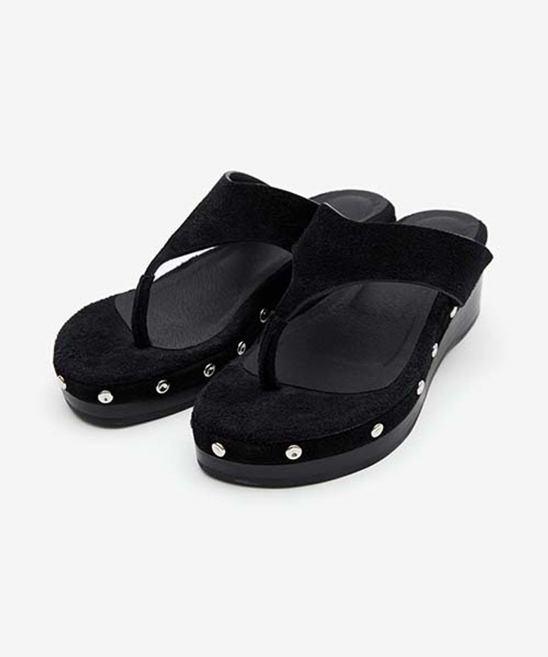 Western Studed Flip-Flop [Black]