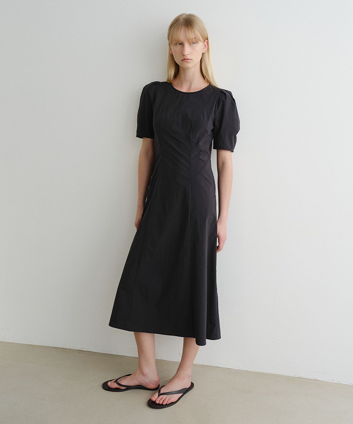 이아(EAAH) RAYE DRESS (BLACK)