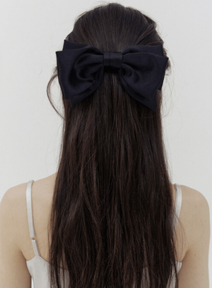 rosy silky black ribbon pin