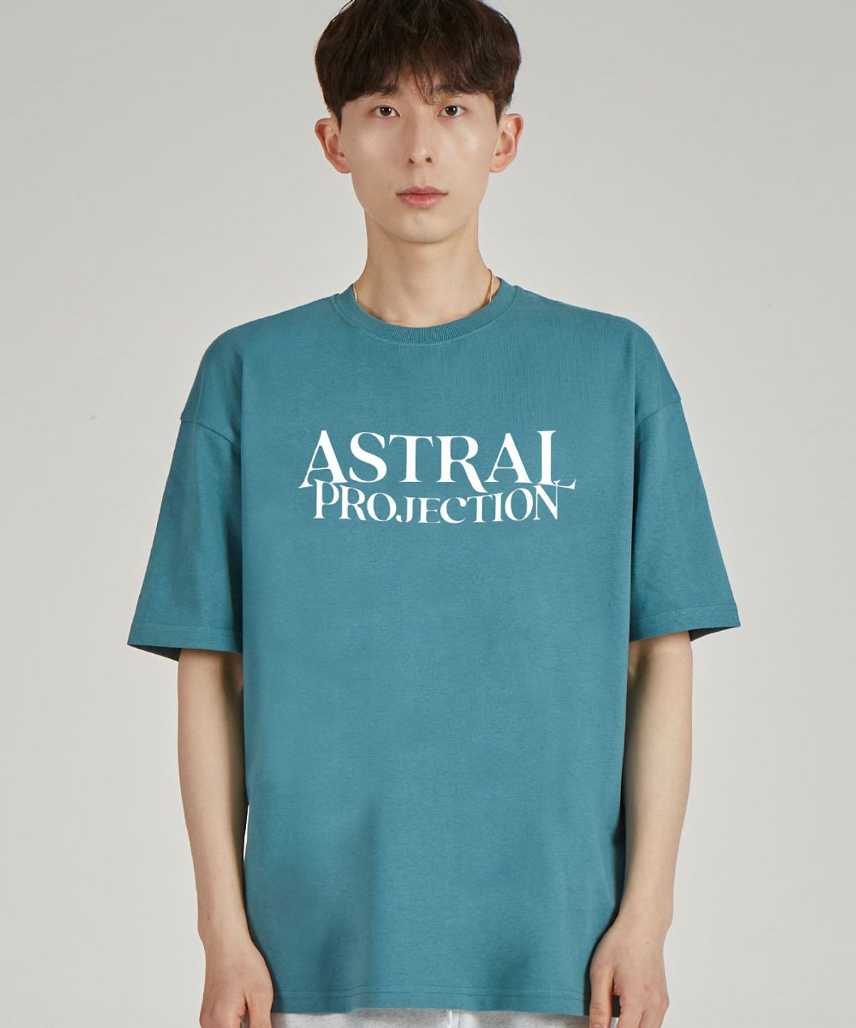 아스트랄 프로젝션(ASTRAL PROJECTION) 베이직 레터링 로고 라운드 넥  15수 면 반팔 티셔츠_블루그린