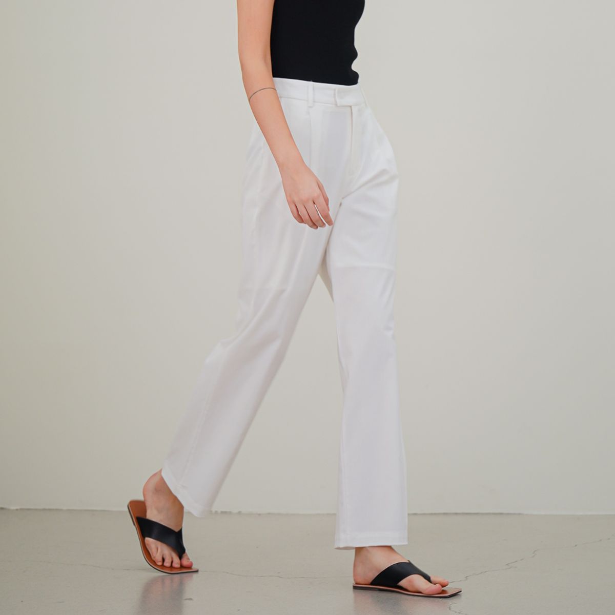 아쿠드(ACUD) Pintuck Semi-Wide Slacks_White