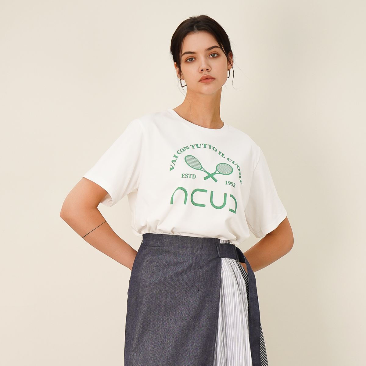 아쿠드(ACUD) Logo Printed Half Sleeve T-shirt_White