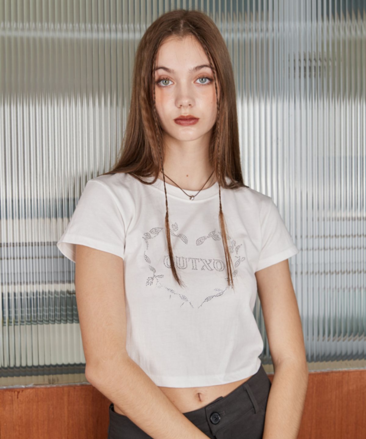 아웃엑소(OUTX.O) Heart spangle t-shirt white