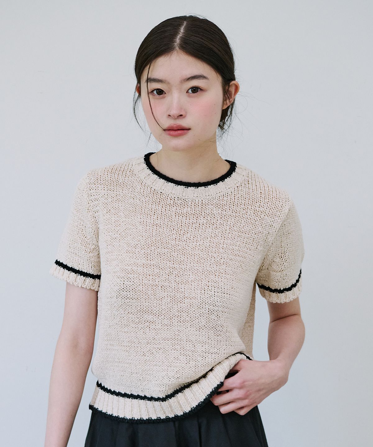 엽페(YUPPE) TAPE COLOR KNIT_IVORY