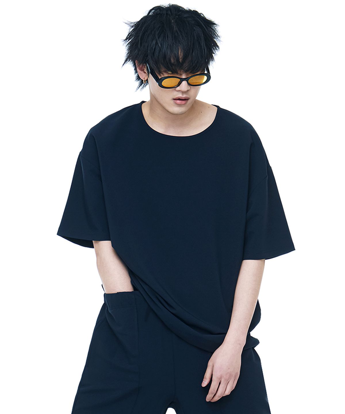 씨웨어 바이 더 지니어스(C WEAR BY THE GENIUS) 릴랙스드 핏 우븐 티셔츠 네이비