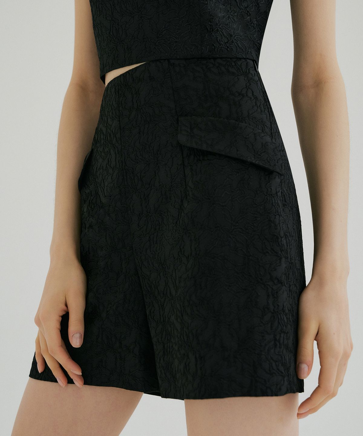 멀리온(MULLION) JACQUARD SHORT PANTS