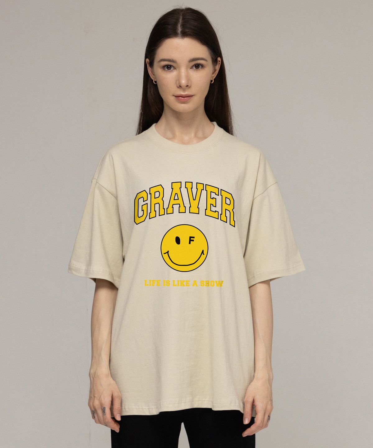 그레이버(GRAVER) [UNISEX]아치로고 라이프 도트스마일  반팔티_샌드베이지