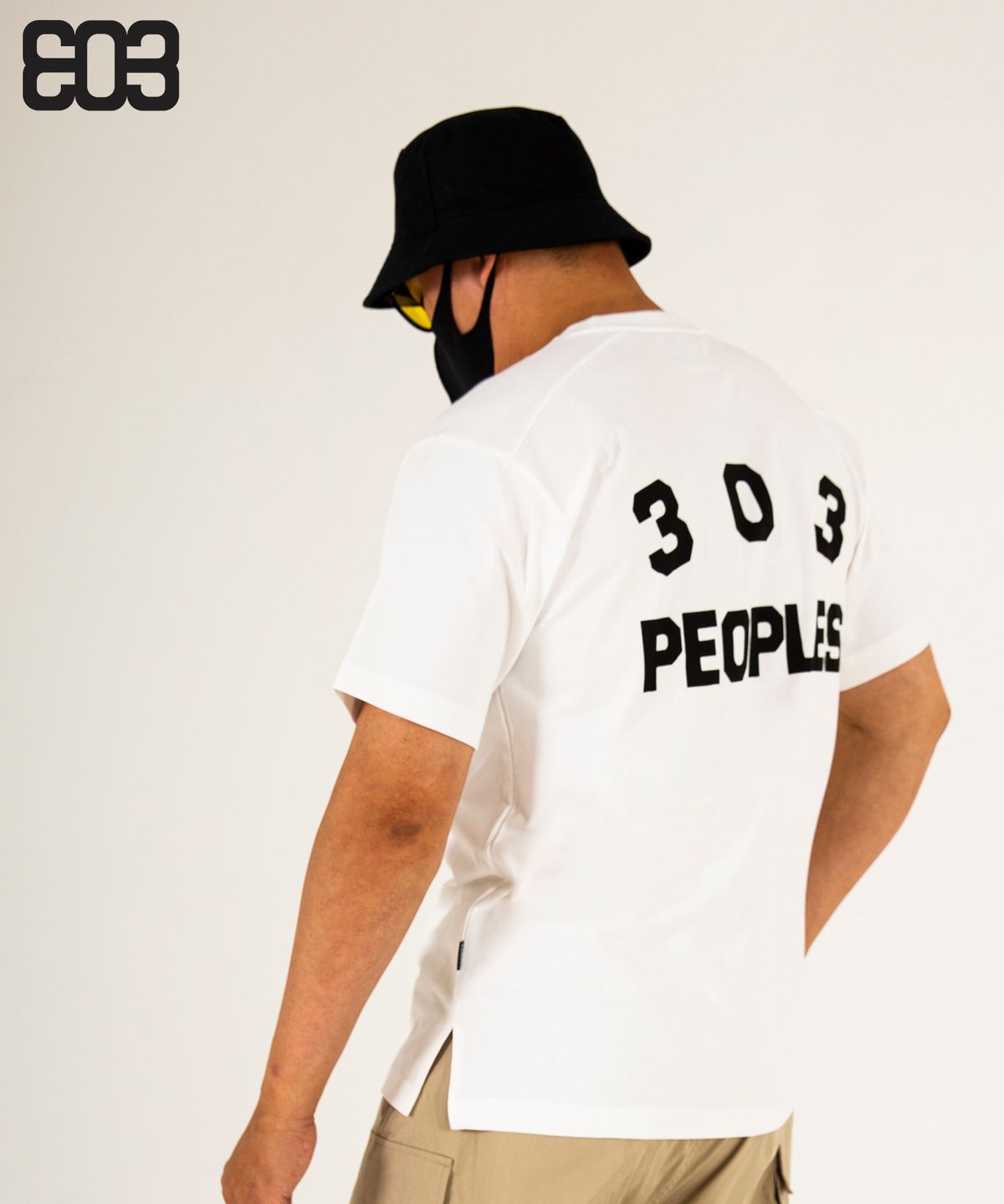 303피플즈(303PEOPLES) STS22010 에센셜 로고 티셔츠 화이트