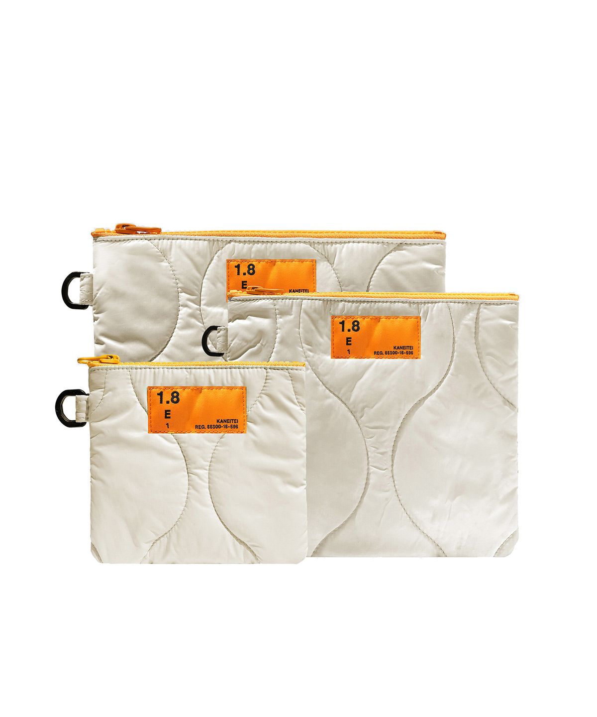 카네이테이(KANEITEI) POM QUILTED FLAT POUCH (IVORY) / RECYCLED