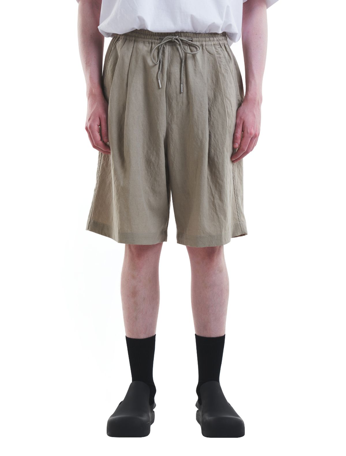 데호(DEHO) TWO TUCK STRING SHORTS [Khaki]
