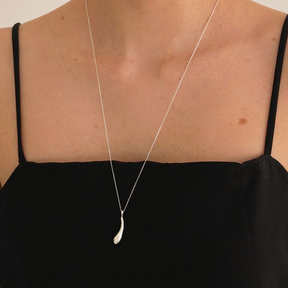 스틸 인스턴트(STILL INSTANT) Curve Motion - Necklace 03