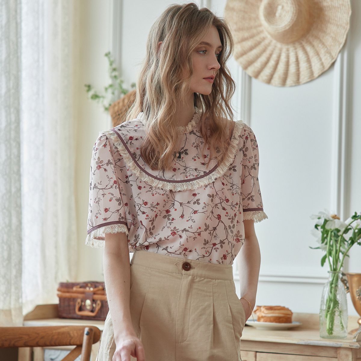 심플레트로(SIMPLE RETRO) Marie Printed Brown Lace Blouse