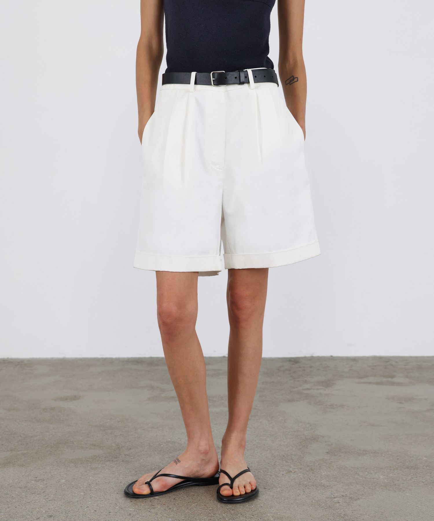 MUSINSA公式 | LEVAR Cotton Chino Short Pants - White