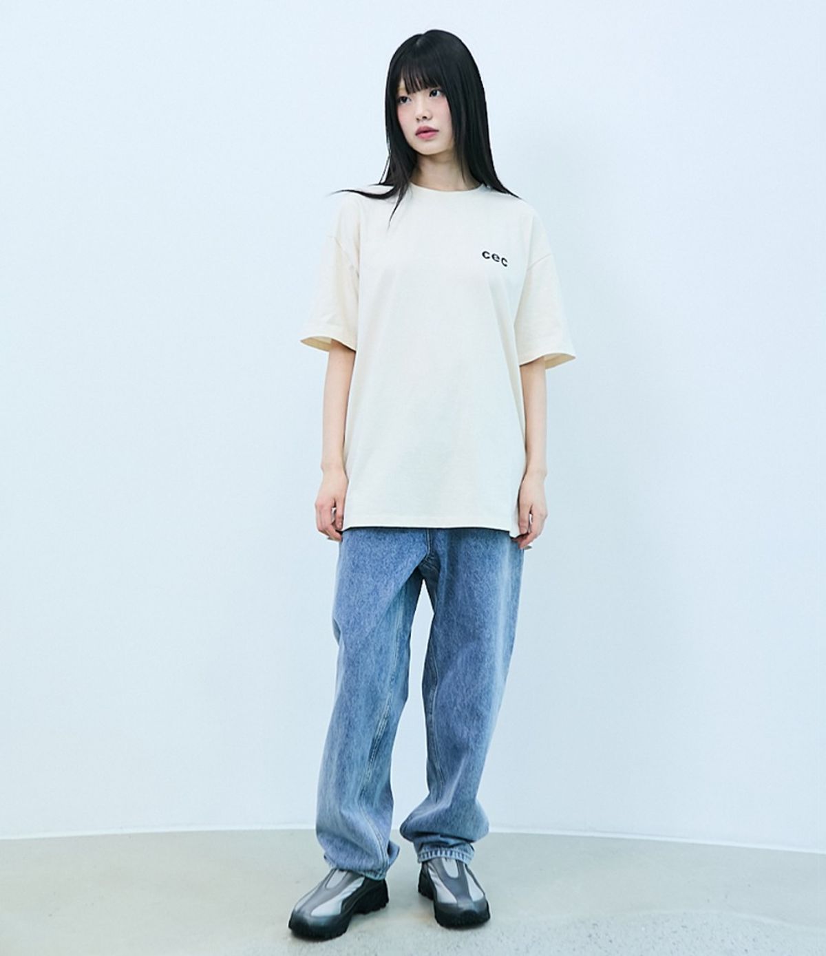 챈스챈스(CHANCECHANCE) MINI CEC T-SHIRT(IVORY)