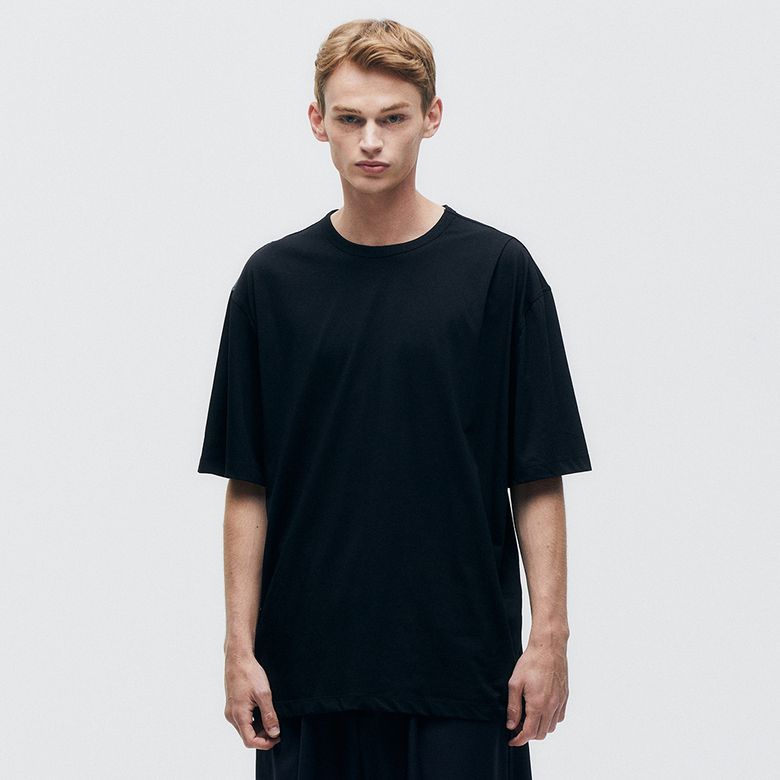 TUCK & BLOCK SEMI-OVERSIZED TOP (BLACK)