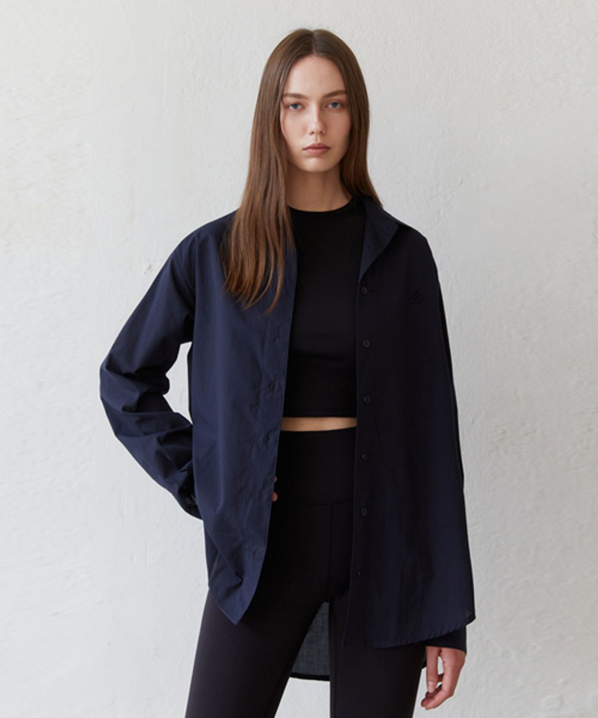 레이디 볼륨(LADY VOLUME) BASIC LOGO PLAY SHIRT_NAVY