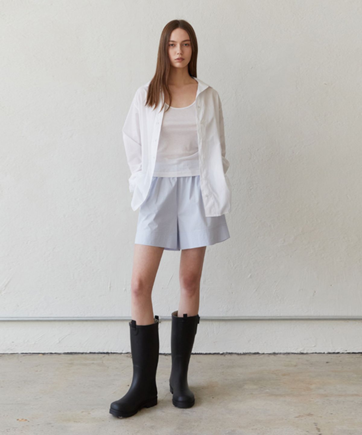 레이디 볼륨(LADY VOLUME) BASIC LOGO PLAY SHIRT_WHITE