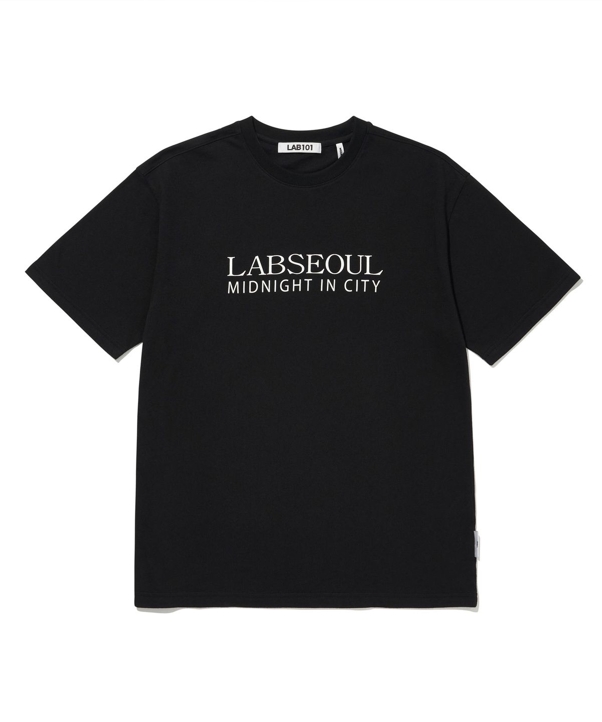 랩원오원(LAB101) 라이트 레터링 로고 티셔츠 (BLACK)