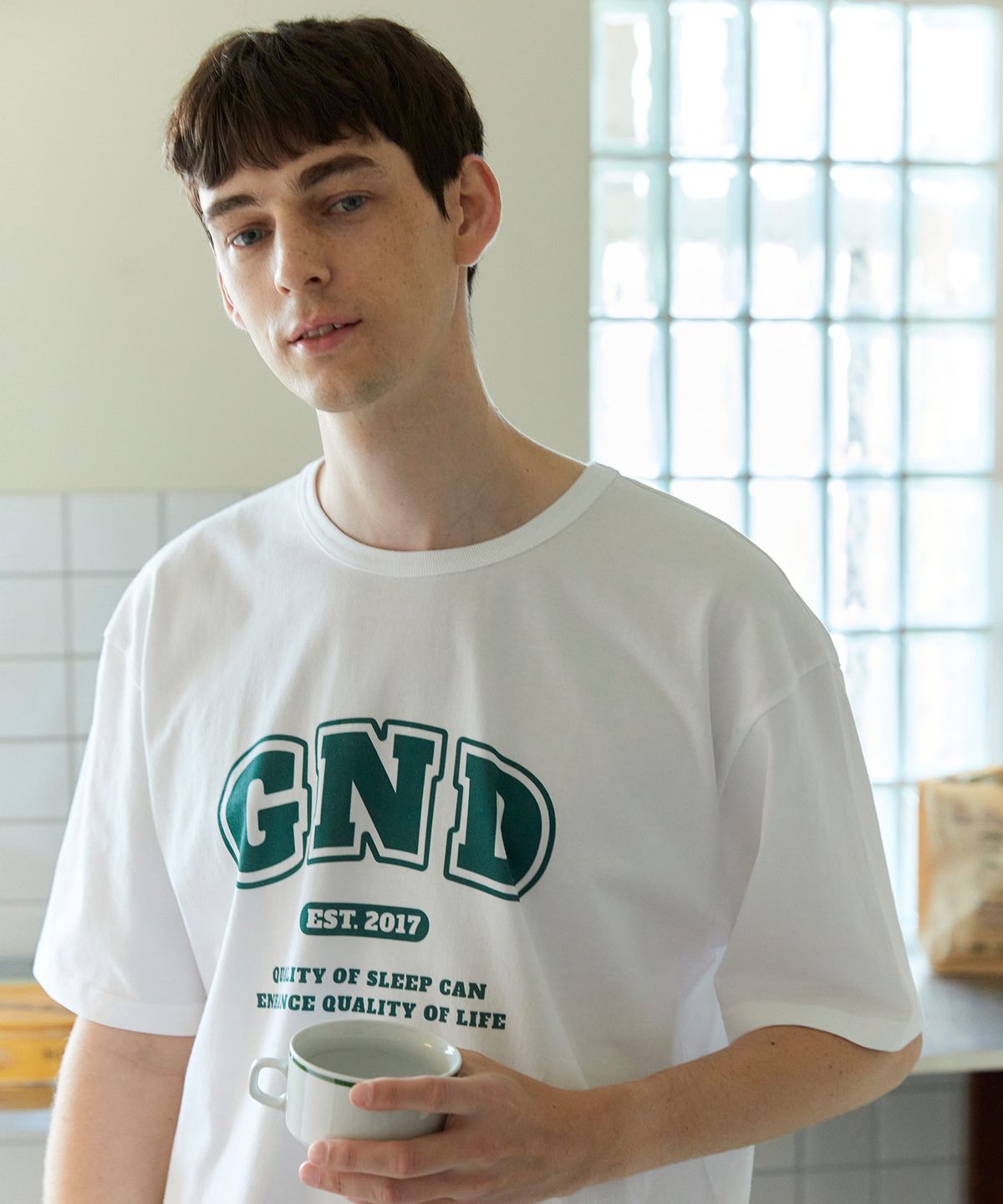 굿나잇데이브(GOODNIGHTDAVE) 남성 GND 칼리지 티셔츠 화이트