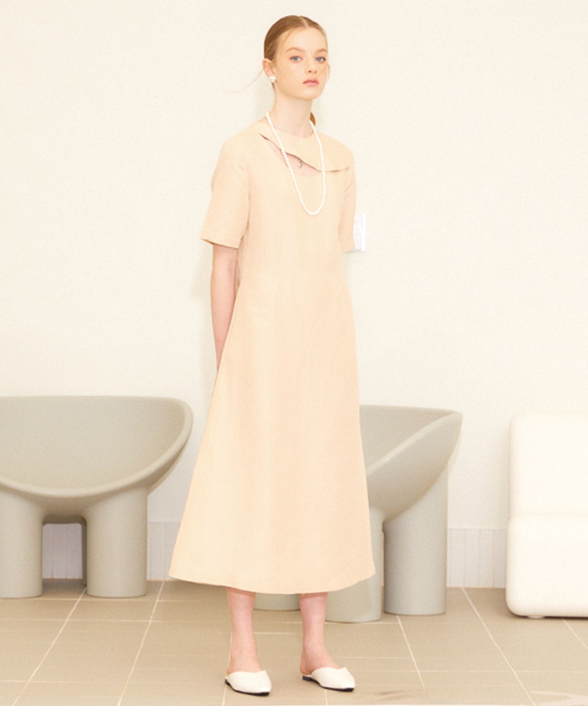 더 스튜디오 케이(THE STUDIO K) ROUND SLIT LINEN DRESS (BEIGE)