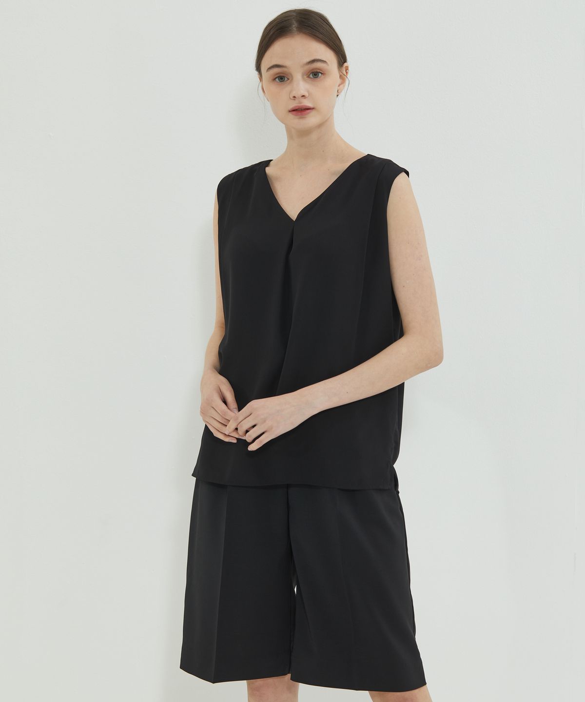 마나비스세븐(MANAVIS7) Pintuck Double Layer Blouse Black