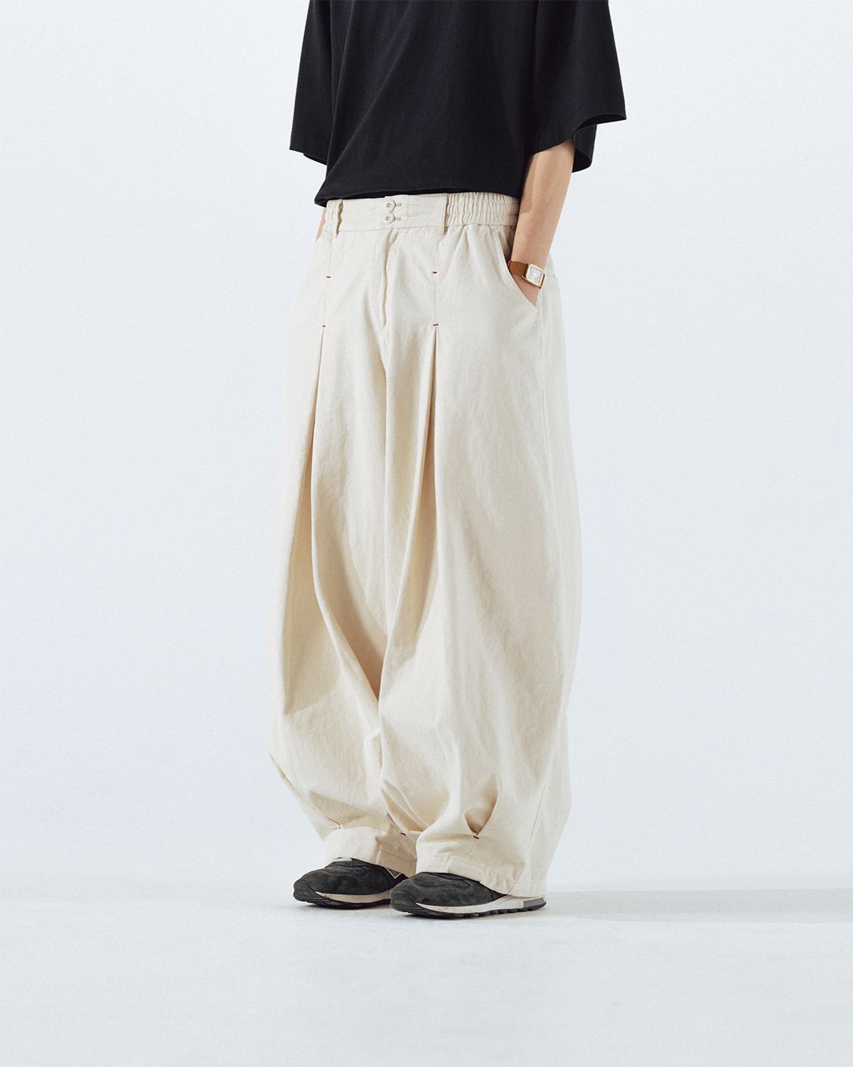 MUSINSA | ANGLAN Unbalance Long Tuck Balloon Pants - Ivory
