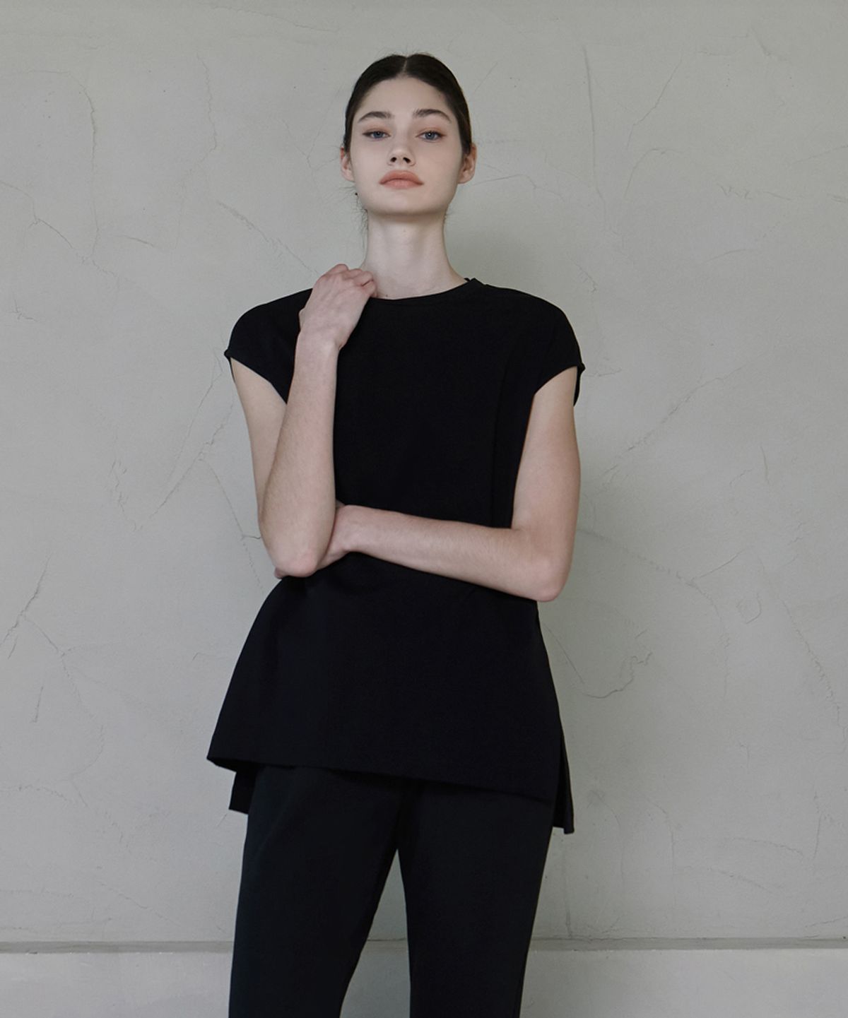 데비웨어(DEVIWEAR) 마일리 슬릿 캡 슬리브 DEVI-TS0036-블랙