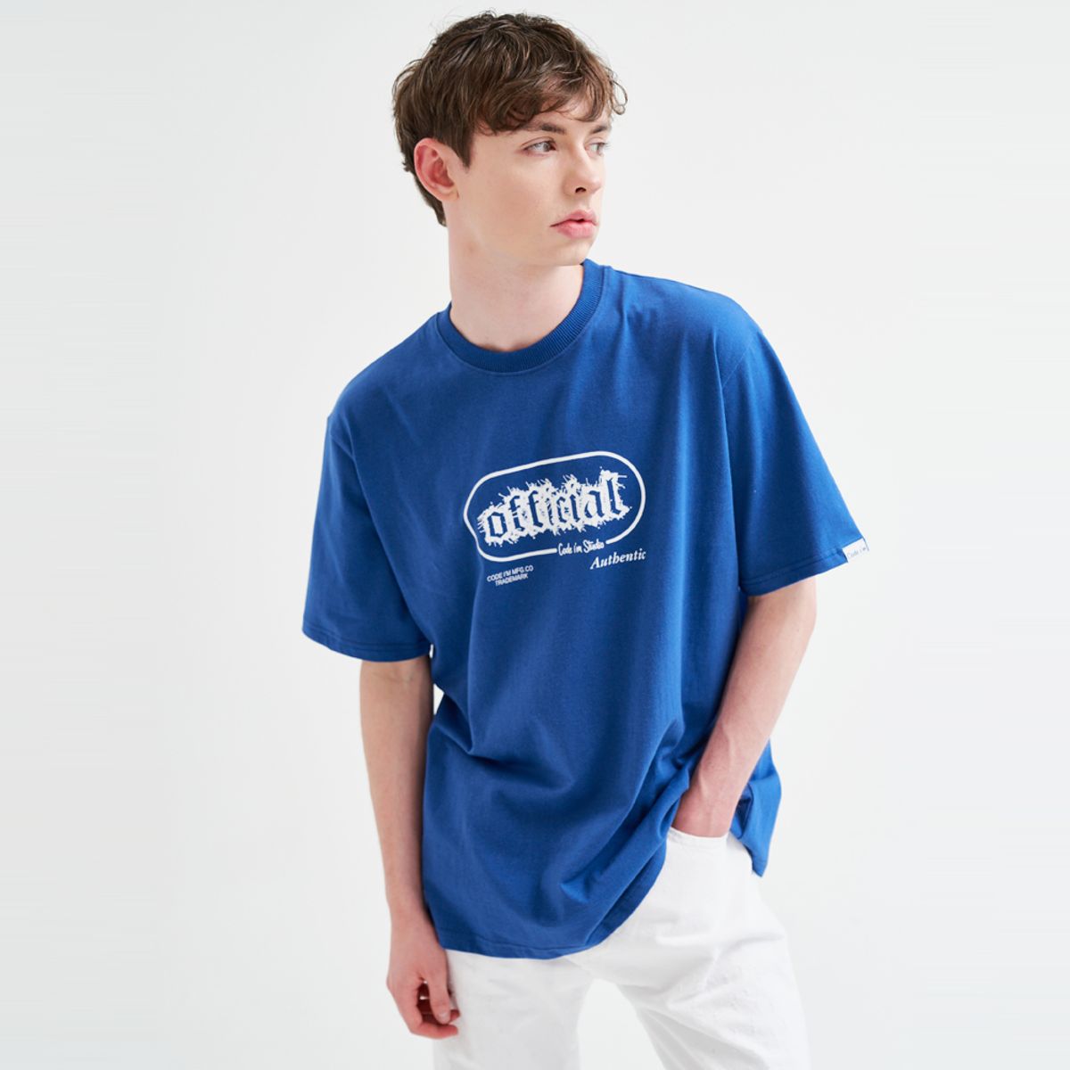 코드아이엠(CODE I'M) 오피셜 아트워크 프린팅 오버핏 반팔티 블루
