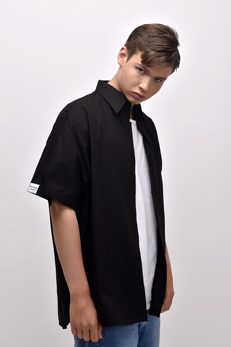 [unisex] 슬리브 포인트 히든 오버 반팔 셔츠(블랙)