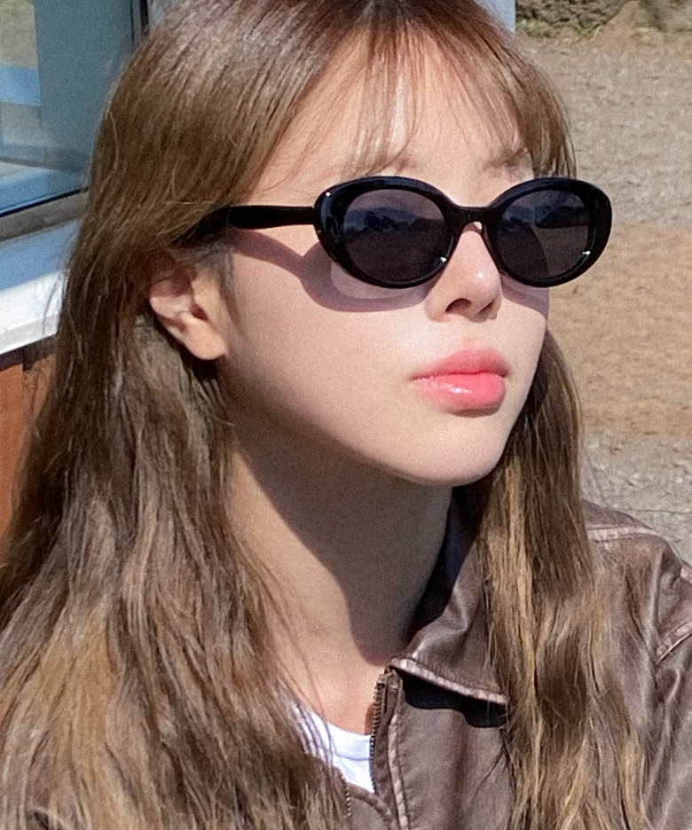 오벌 선글라스 블랙