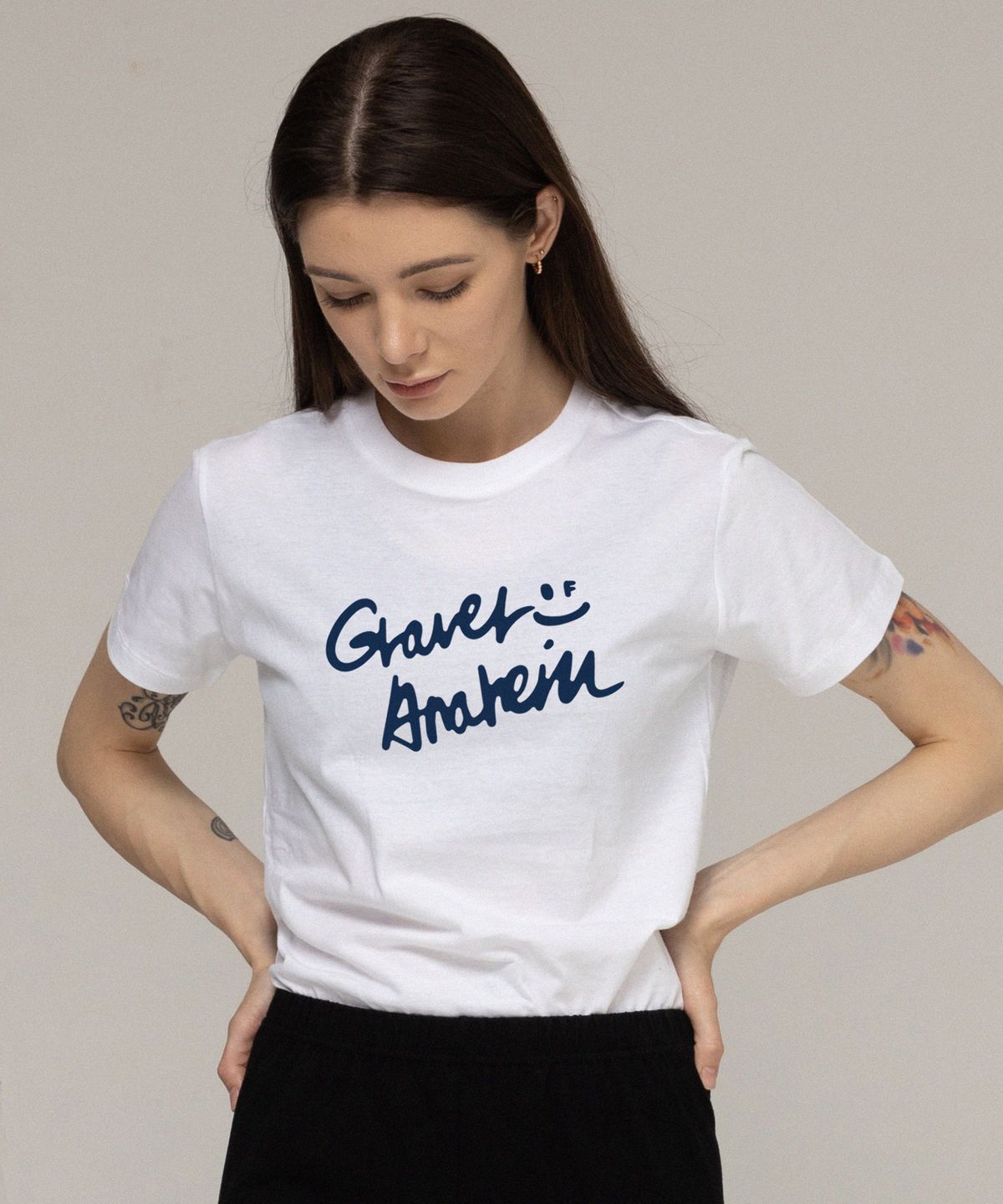 그레이버(GRAVER) [WOMAN]드로잉 로고 스마일 슬림 반팔티_화이트