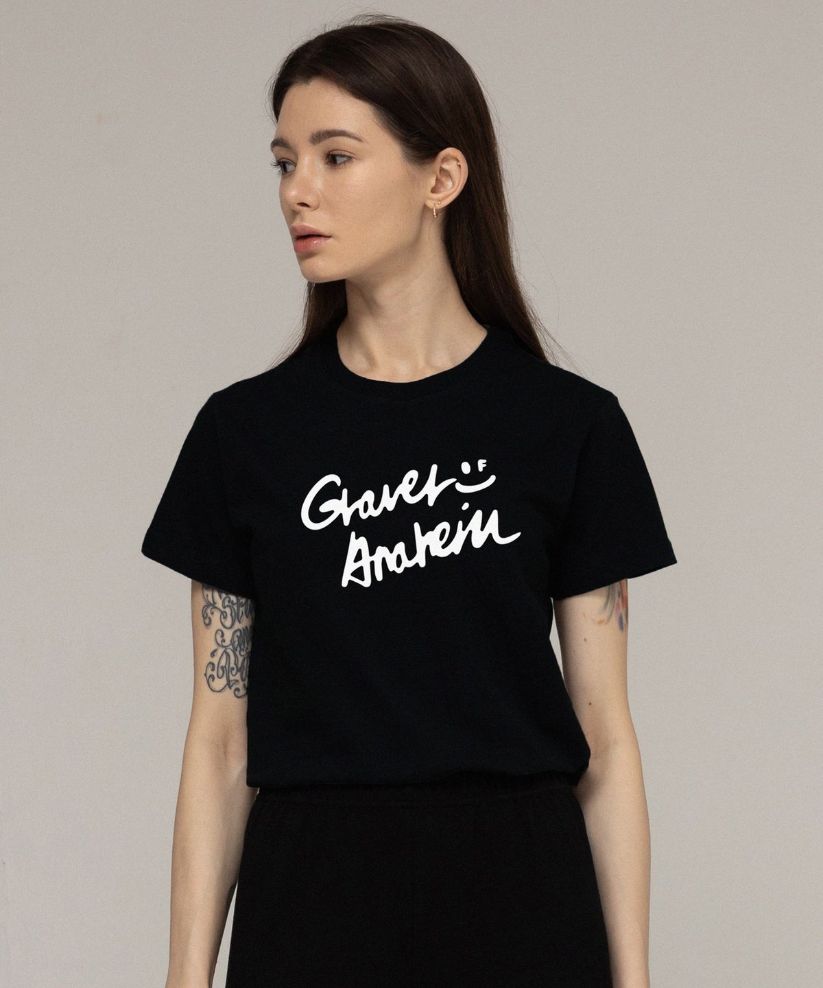 그레이버(GRAVER) [WOMAN]드로잉 로고 스마일 슬림 반팔티_블랙
