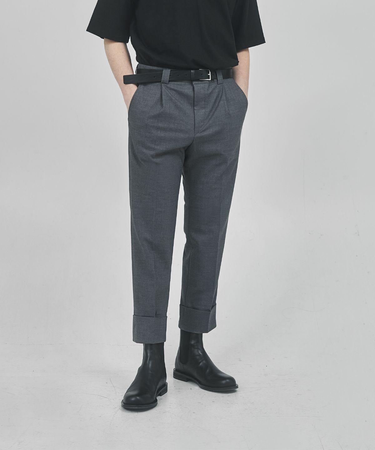 단하우스(DAAN HAUS) DARK GRAY Wool Blend Turn Up Crop Slacks