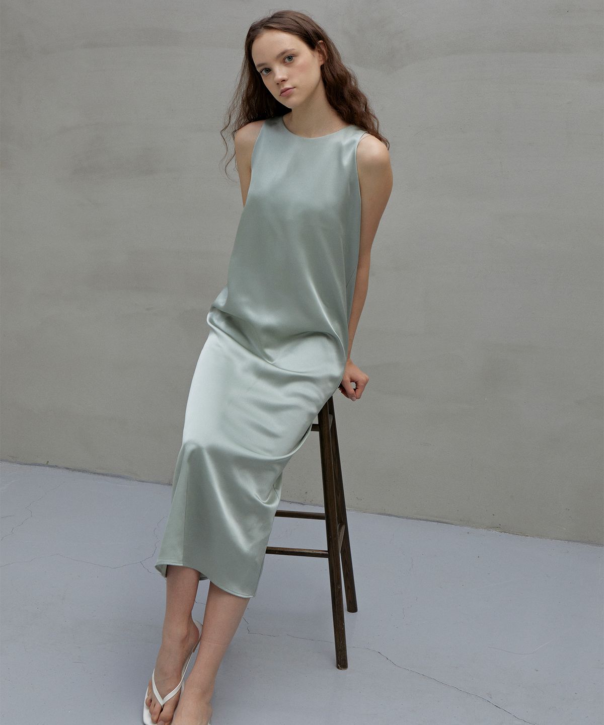 랭5(LANG5) [BRYN] LONG SLIT ONE-PIECE [브린] 롱 슬릿 원피스