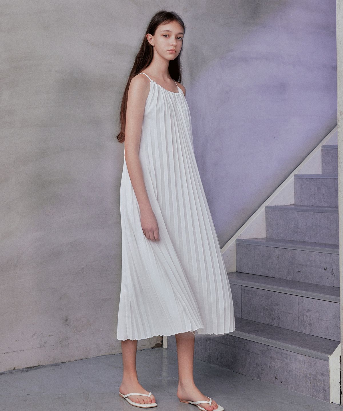 랭5(LANG5) [NELLIE] PLEATS ONE-PIECE [넬리] 플리츠 원피스