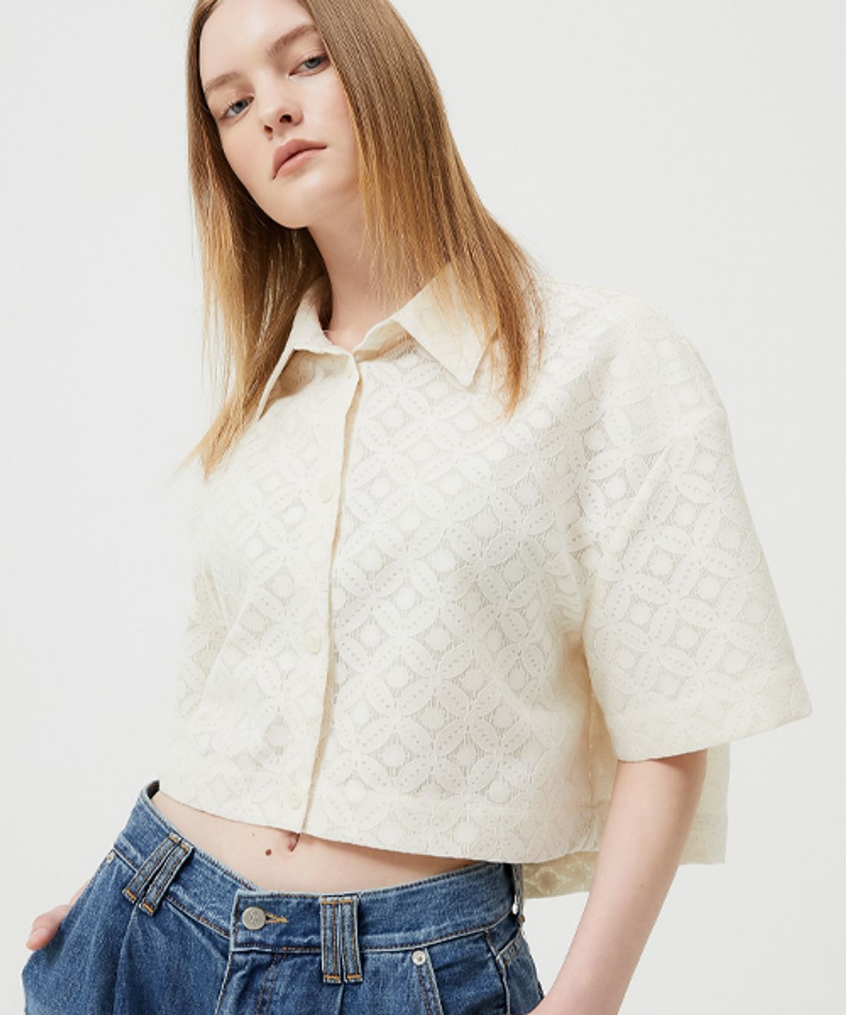 이에스씨 스튜디오(ESC STUDIO) lace crop shirt (ivory)