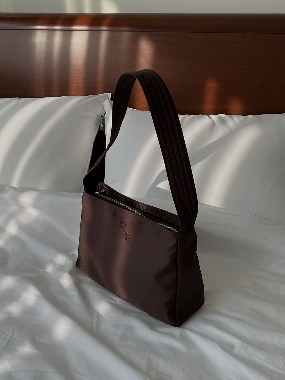 今大注目ブランド★[MUCU AND EBONY] COMFY BAG MUSINSA公式 | MUCU AND EBONY Comfy Bag Comfy Bag Dark Brown
